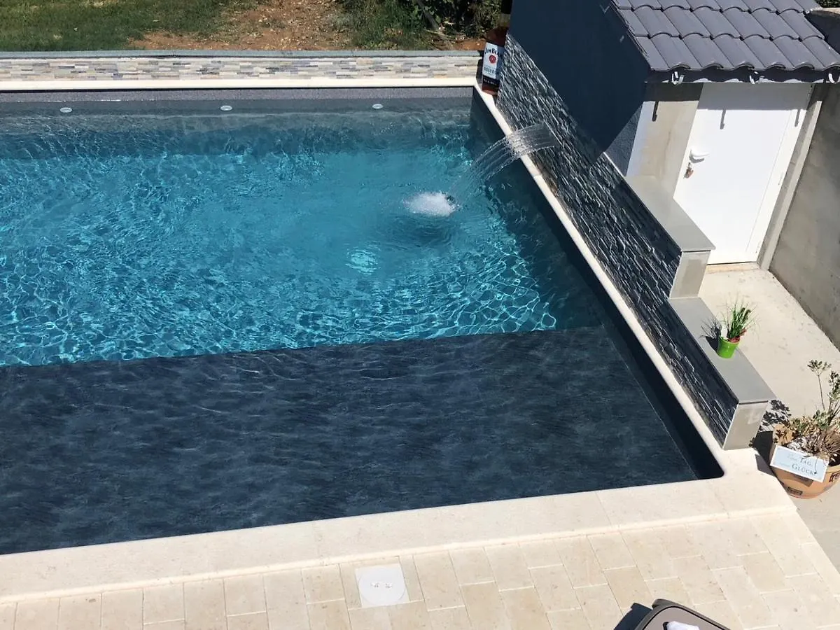 Croliday Apartment With Pool Nin Vrsi Croatia