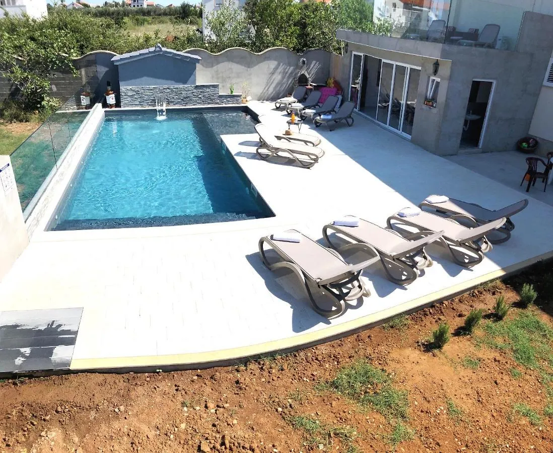 Croliday Apartment With Pool Nin Vrsi