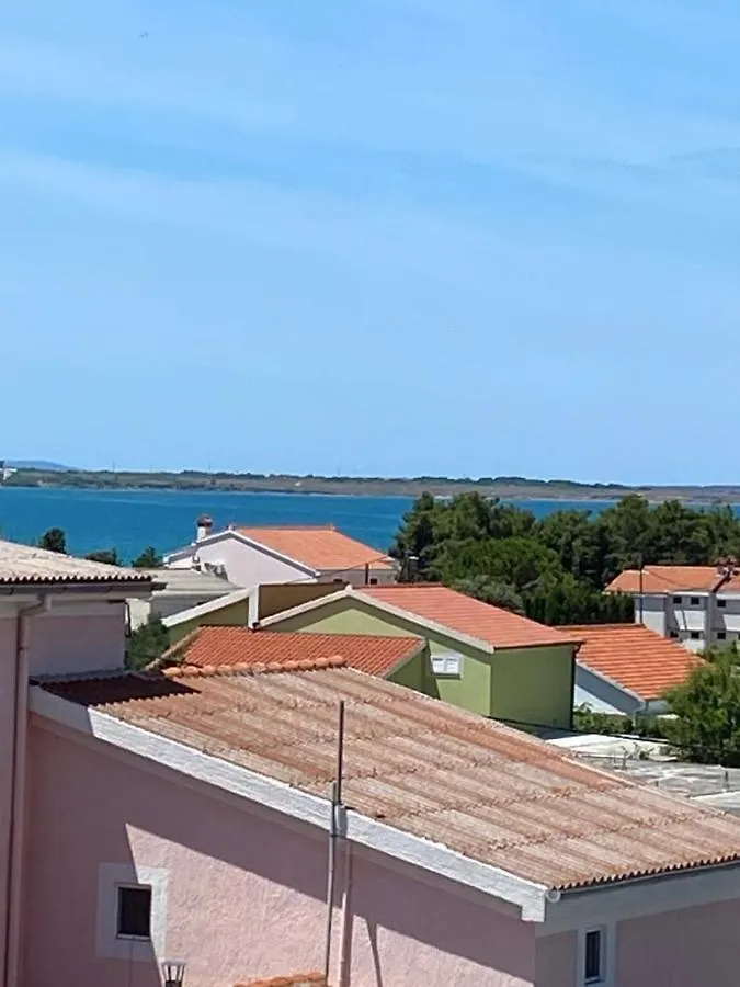 Croliday Apartment With Pool Nin Vrsi