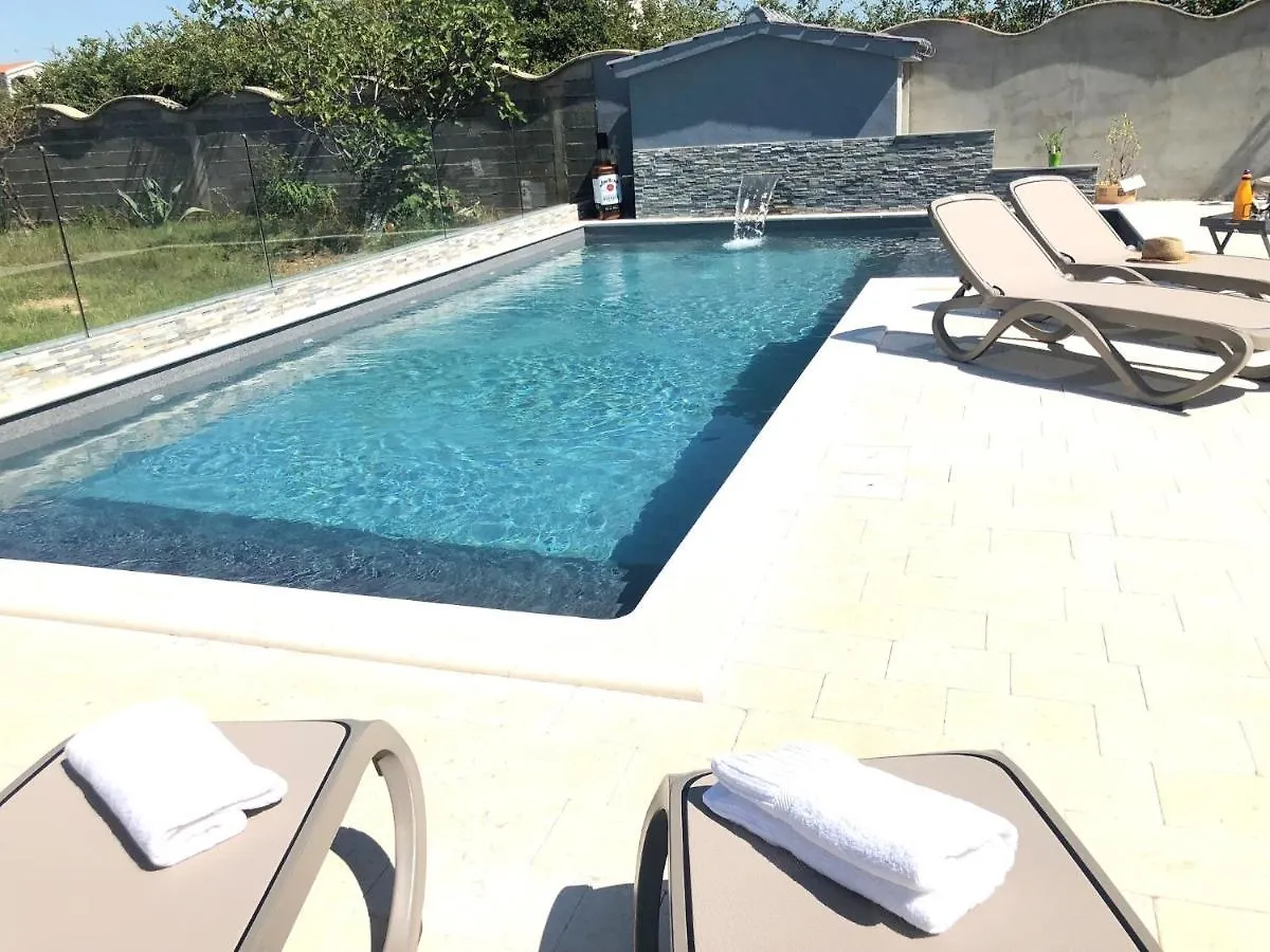 Croliday Apartment With Pool Nin Vrsi Croatia