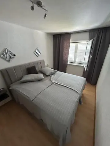 Croliday Apartment With Pool Nin Vrsi