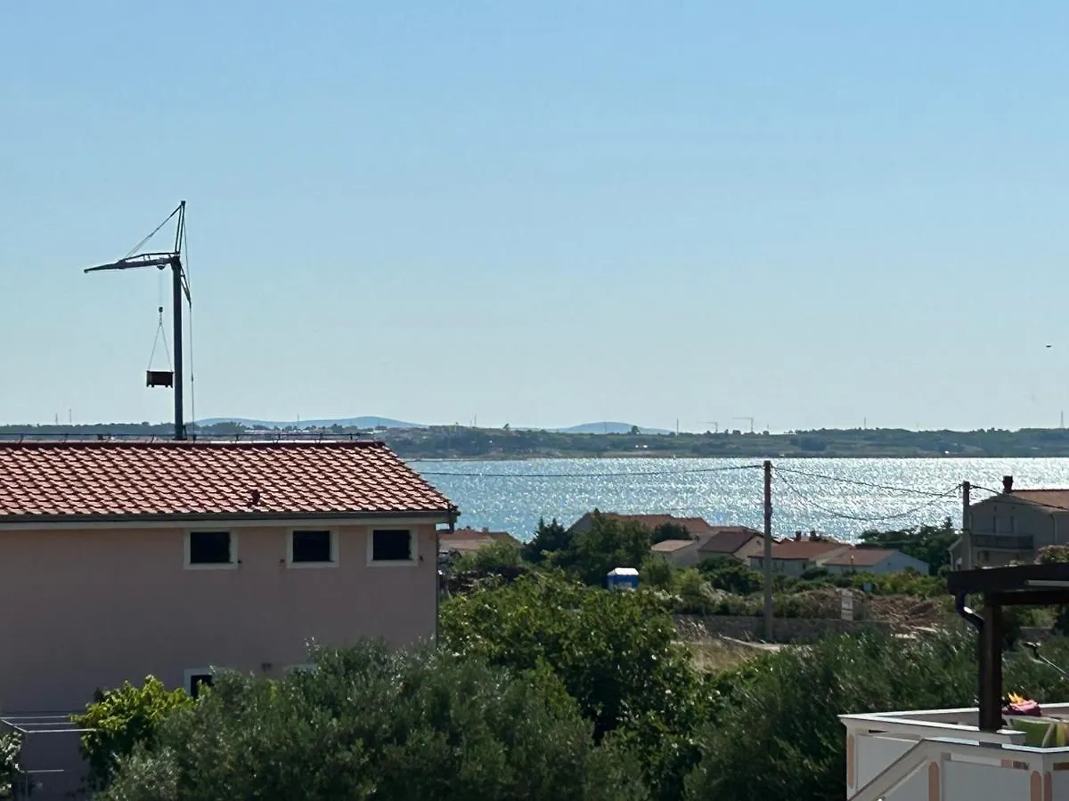 Croliday Apartment With Pool Nin Vrsi