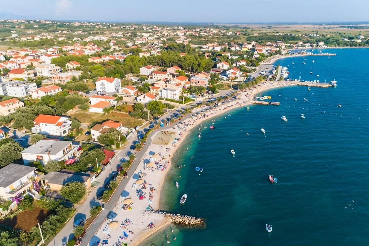Croliday Apartment With Pool Nin Vrsi