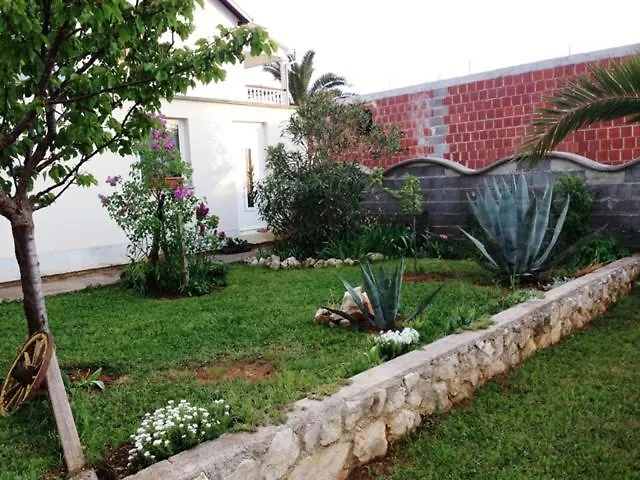 Croliday Apartment With Pool Nin Vrsi