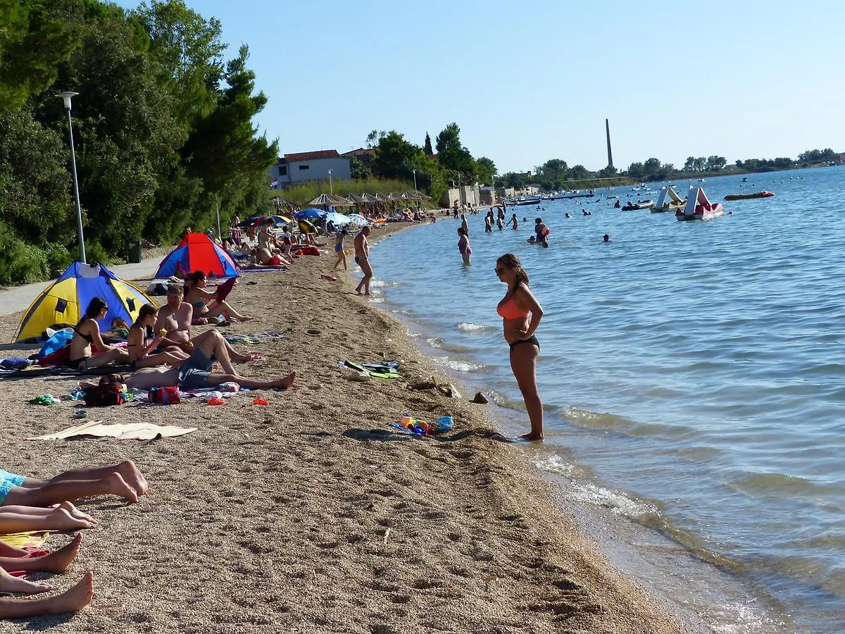 Croliday Apartment With Pool Nin Vrsi