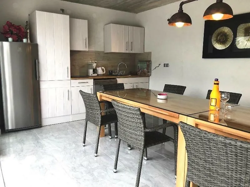 Croliday Apartment With Pool Nin Vrsi