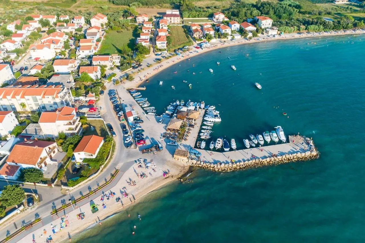 Croliday Apartment With Pool Nin Vrsi 0*,
